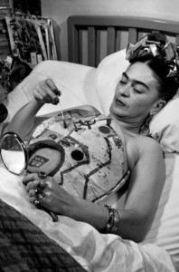 11449_frida_kahlo_in_a_hospital_bed_drawing_her_corset_with_help_of_a_mirror_1951_collection_galeria_lopez_quirog_juan_guzman_